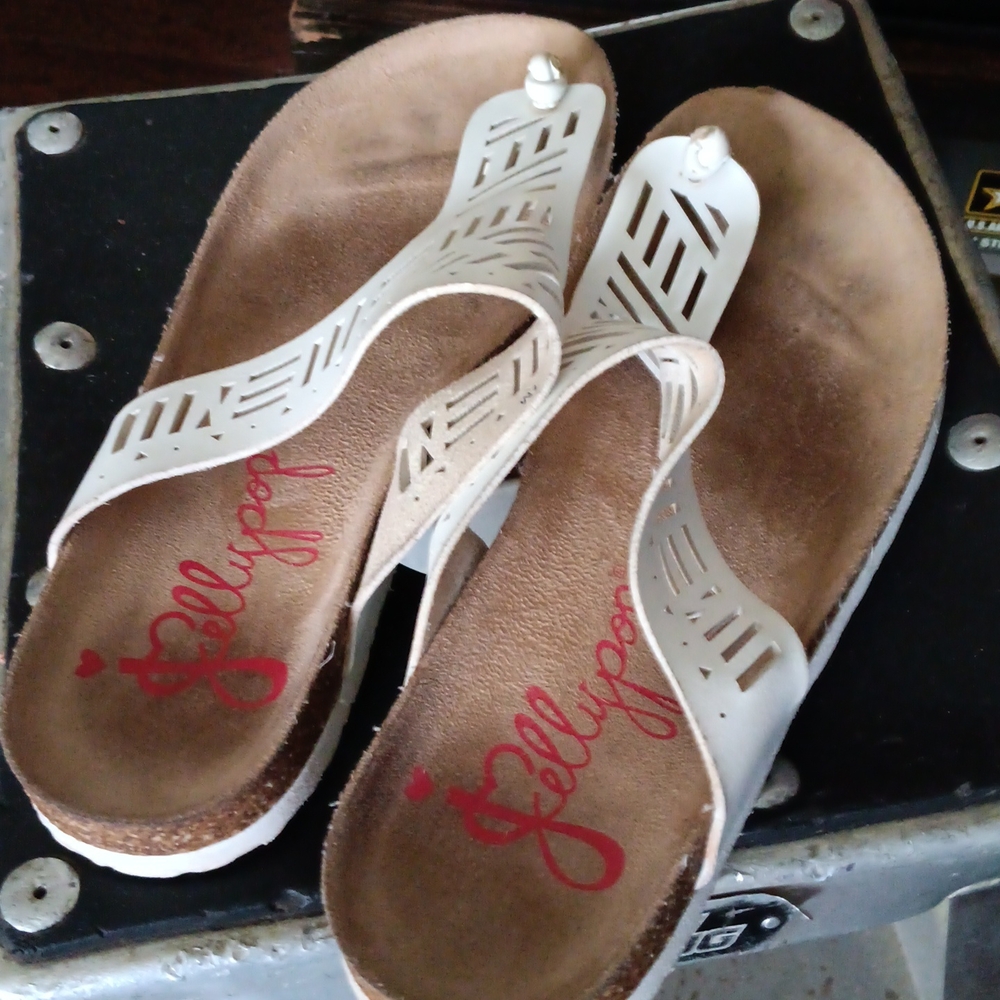 Jellypop Women's Cream Sandals